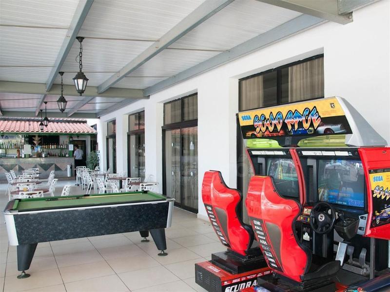 Polycarpia Hotel Pernera Екстер'єр фото