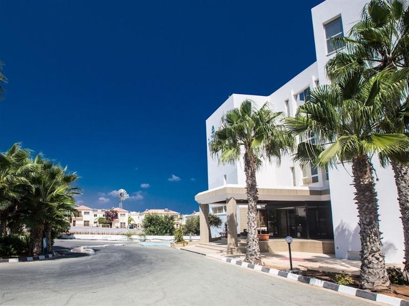 Polycarpia Hotel Pernera Екстер'єр фото