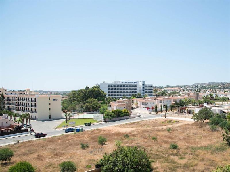 Polycarpia Hotel Pernera Екстер'єр фото