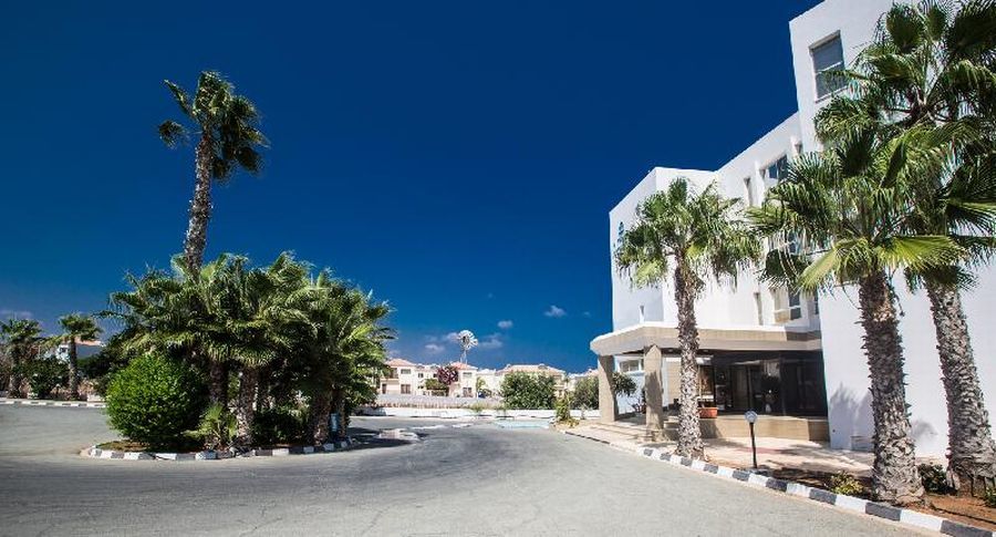 Polycarpia Hotel Pernera Екстер'єр фото